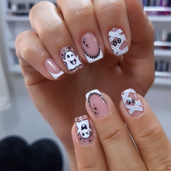 24Pcs Halloween Press on Nails, Short Square Fake Nails Pumpkin Nails Press Ons Ghost False Nails Candy Glue on Nail Orange Stick on Nail for Women Decorations Set