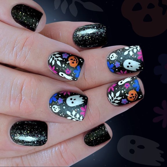 24Pieces Halloween Nails Art Cobweb Skeleton Print ABS False Nails Without Application Tools Long Lasting