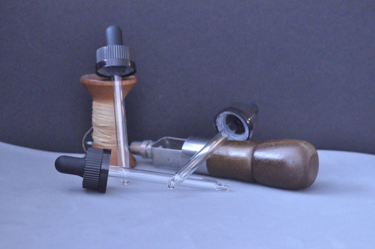 25 Pack Glass Dropper Caps Child-Resistant 20mm finish 3.5 inch pipette.