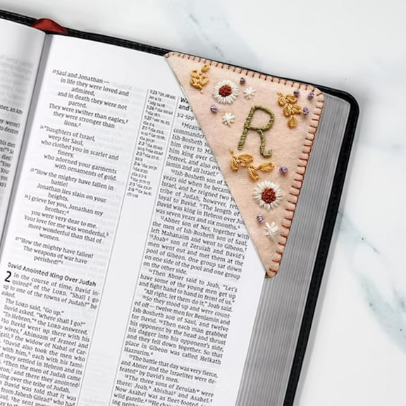 26 Letters Embroidered Corner Bookmark Personalized Hand Flower Corner Bookmark for Books Reading (Spring)
