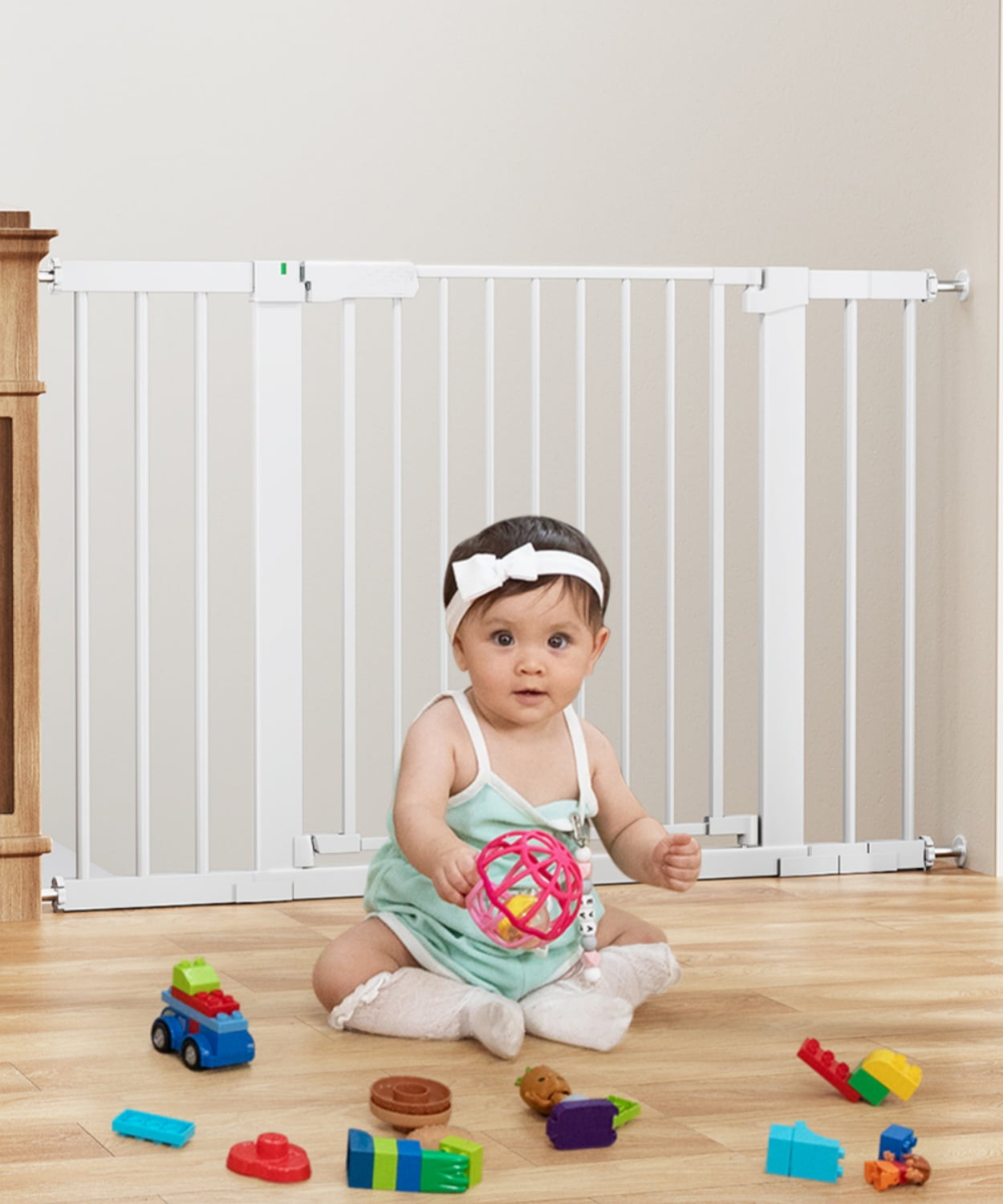 GOTGELIF Baby Safety Gate 29.5 46 Wide with Safety Indicators Auto Close Pet Gate White