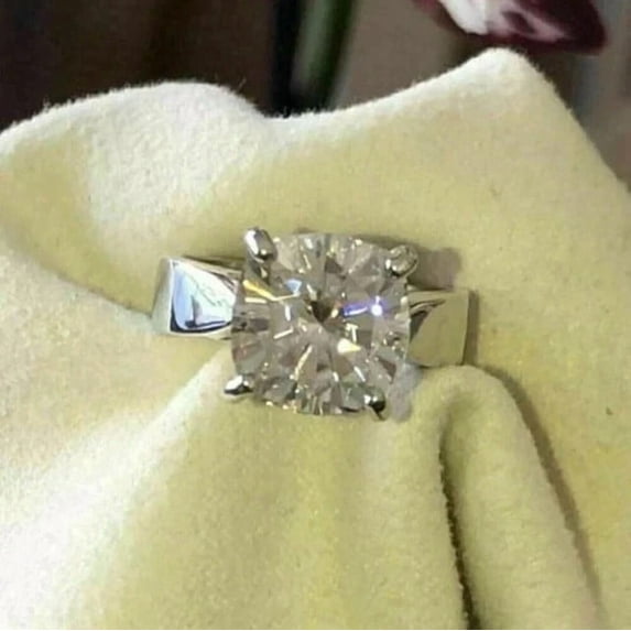 2Ct Cushion Cut Simulated Diamond Women's Weddings Gift Ring 14K White Gold Plated