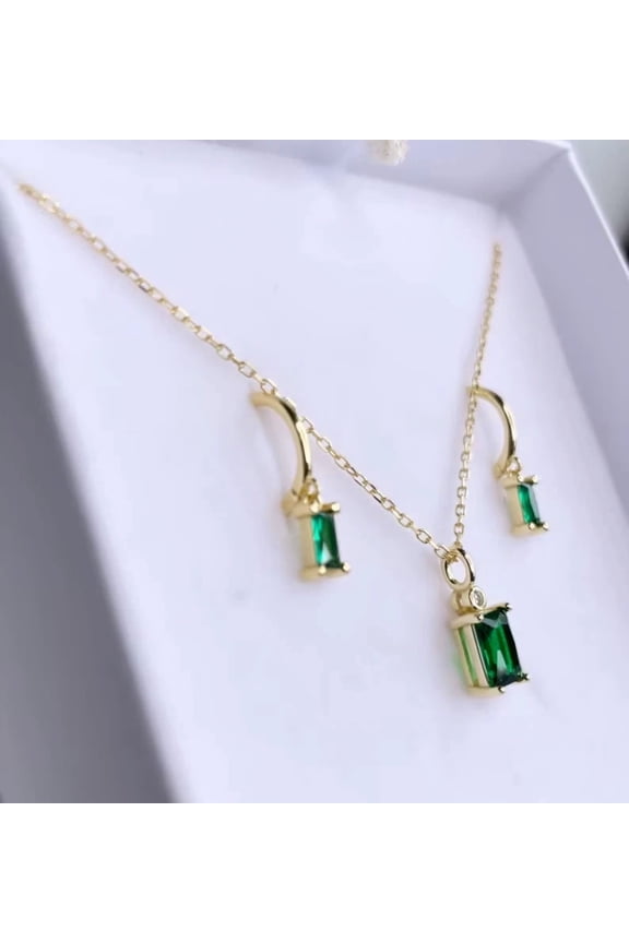 2Ct Emerald Cut Simulated Green Emerald Solitaire Women's Pendant & Earring Jewelry Set 14K Yellow Gold Plated