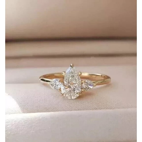 2Ct Pear Cut Diamond Women's Wedding Ring In 14K Yellow Gold Plated