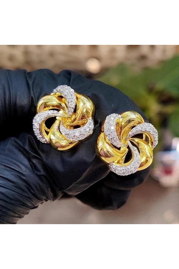 2Ct Round Cut Lab Created Diamond Cluster Stud Earrings 14K Yellow Gold Plated