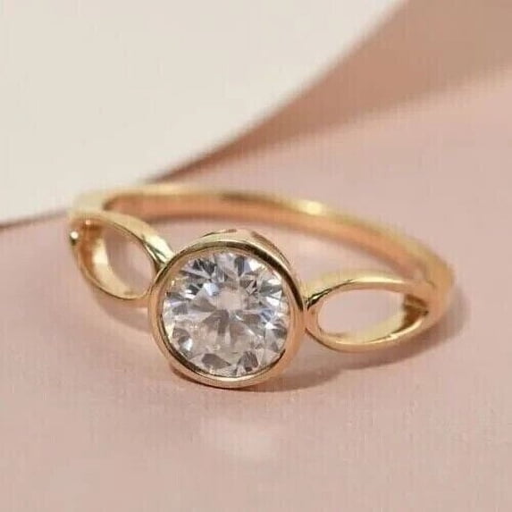 2Ct Round Cut Lab Created Diamond Women's Engagement Ring In 14K Yellow Gold Plated