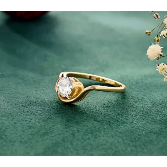 2Ct Round Cut Natural Moissanite Women's Engagement Ring 14K Yellow Gold Plated