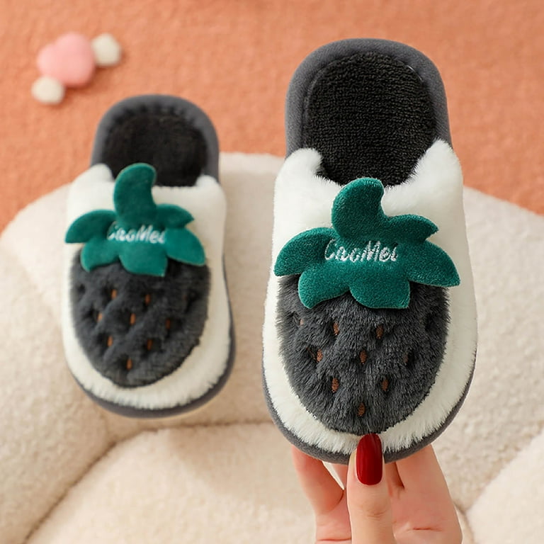 2DXuixsh Big Girls Home Slippers Cartoon Strawberry Pattern Bedroom Slippers for Kids Cotton Slippers Girls Boys House Slippers Winter Warm Indoor