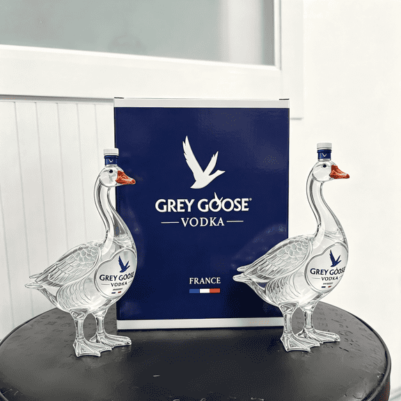 2Pack 3D Sculpted Grey Goose Glass Whiskey-Bottle, 350Ml Unique Glass Vod.ka Bottle Gift for Whis.key Lovers Pet for Home Bar Display, Father's Day Gift With Box