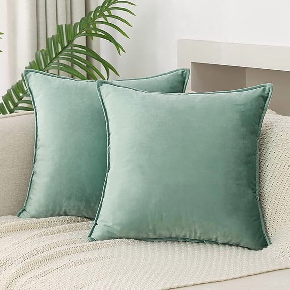 2Pc Solid Velvet Throw Pillow Covers, 18X18 Inch Light Green Decorative Cushion Cases With Piping, For Couch Bed Sofa Living Room Bedroom -