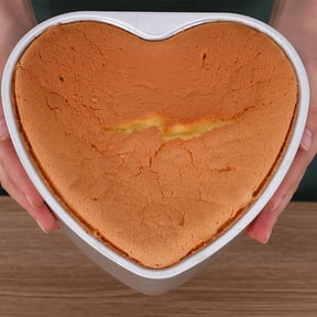 2-Piece Heart Shaped Cake Pan Set with Removable Bottom, Non-Stick Bakeware for Cakes, Desserts, and Baking