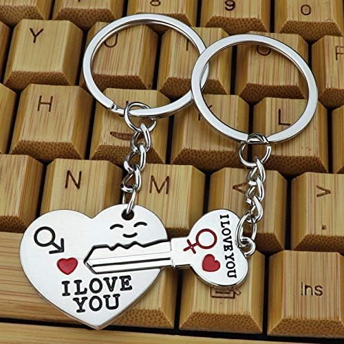 2Pcs Key Chains for Car Keys, Matching Keychains, Zinc Alloy Silver Heart Couple Keychains for Him and Her, A Key-Shaped Keychain with I Love You Personalized Keychain Sends for Favorite Person