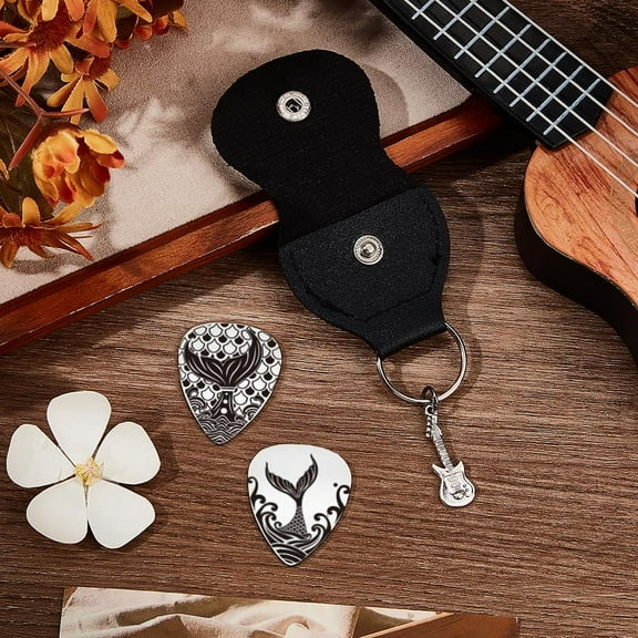 2Pcs Music Gifts for Guitarist Fish Scale Fish Tail Stainless Steel Guitar Pick Keychain Leather Holder Plectrum Guitar Set for Musician Lover Birthday Christmas Gifts