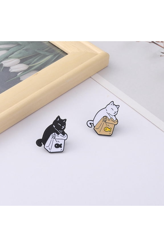 2Pcs Novelty Cat Enamel Brooch Pins Lapel Badges Pins Gift Hats Brooches