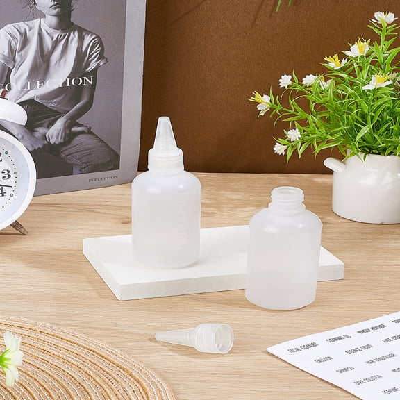 2Pcs Plastic Graduated Glue Bottles Squeeze Bottles with Leak-Proof Cap 2Pcs Self-Adhesive Stickers White 12.8x4.4cm Capacity: 120ml