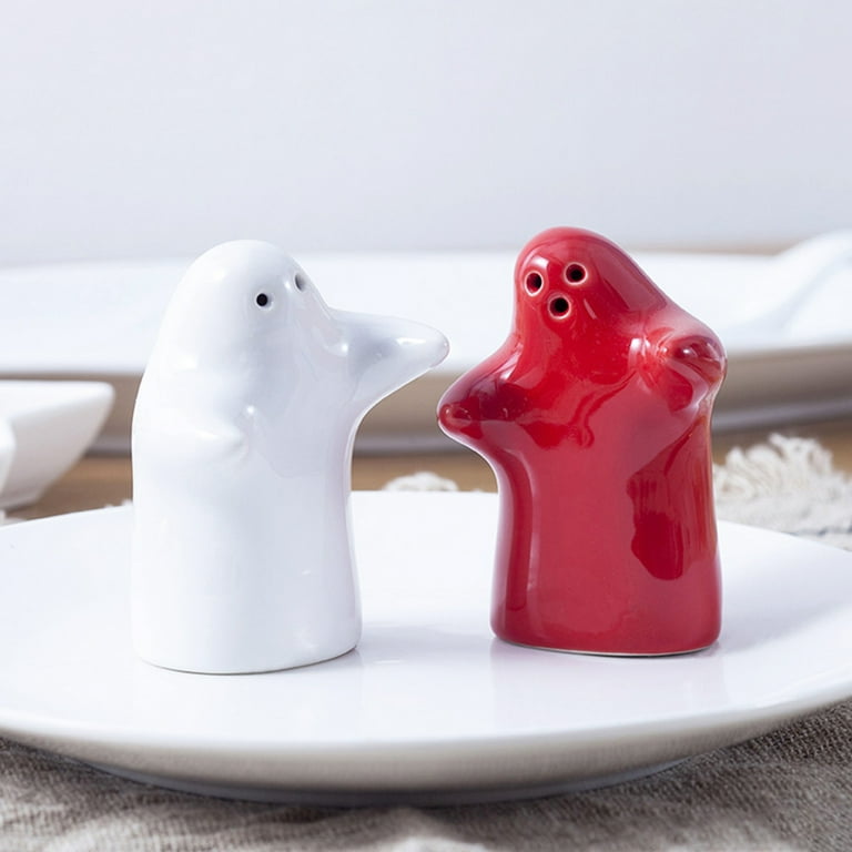 2Pcs Salt Shaker Convenient to Use Easy to Refill Ceramic Hugging