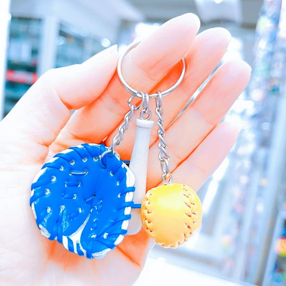 2cm baseball keychain three piece pendant gift, baseball three in one fashionable car pendant souvenir - style:Huang Baolan;