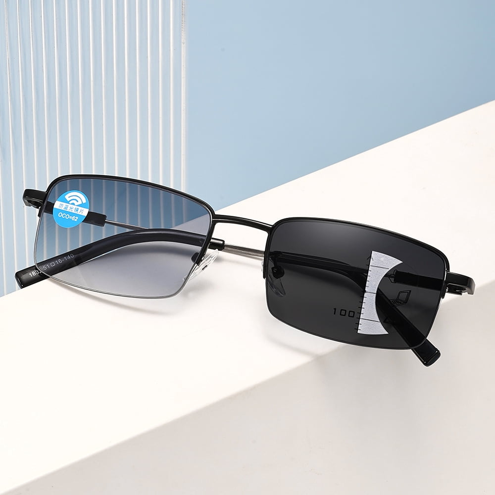 2pc Progressive Photochromic Reading Glasses for Men Blue Light Blocking Multifocus Lens Computer Readers Near Far Vision Magnification 1.5x,Black