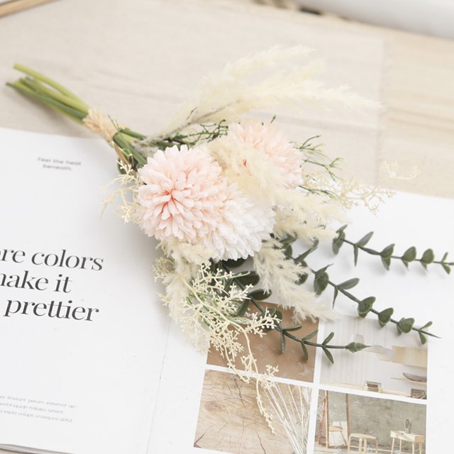 2pcs Artificial Flowers Plastic Bride Holding Bouquet Dandelion Home