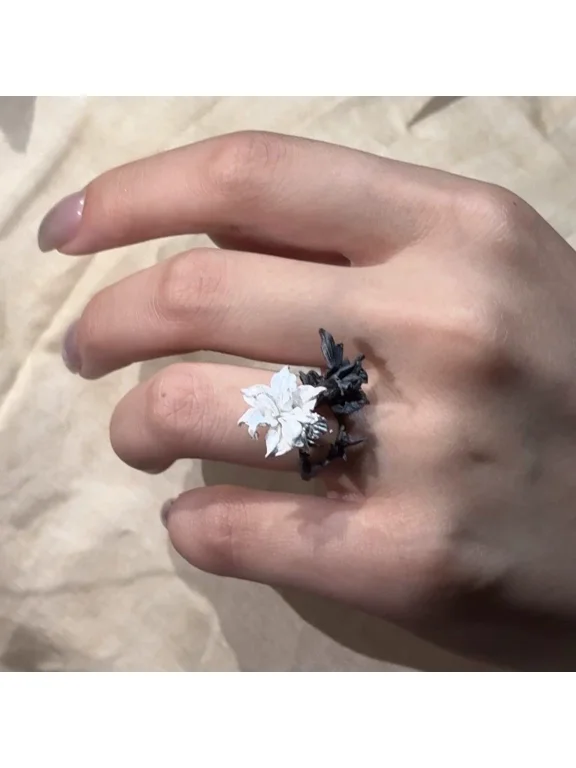 2pcs Elegant Boho Mandala Flower Ring, Black & White 3D Irregular Twisted Interlocking Design, Alloy, Versatile for Daily Wear & Parties, Unique Gift for Girlfriend