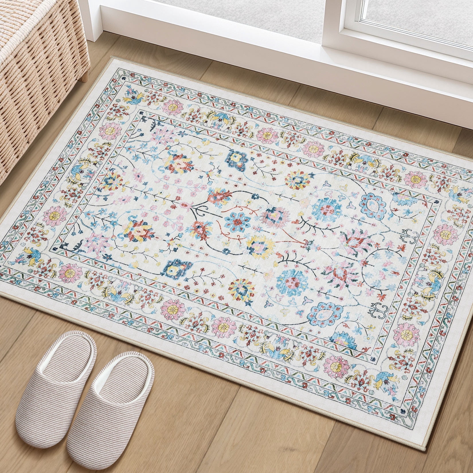 Toyoso 2x3 Area Rug Living Room Rugs - Machine Washable Traditional Floral Rug Non-Slip Classic Farmhouse Entryway Mat for Indoor Front Door, Kitchen, and Home Décor – Beige