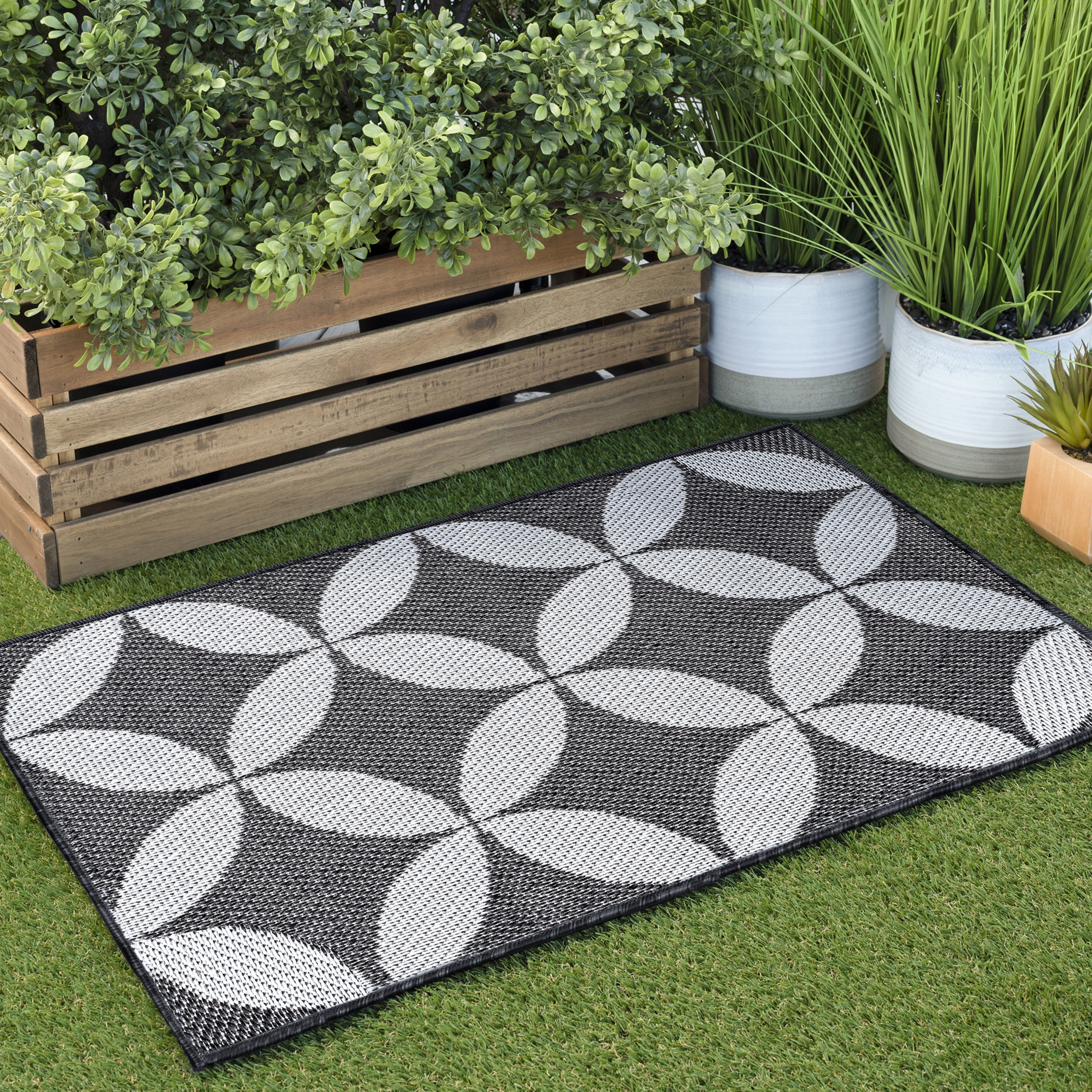 2x3 Water Resistant, Small Indoor Outdoor Rugs for Patios, Front Door Entry, Entryway, Deck, Porch, Balcony | Outside Area Rug for Patio | Charcoal, Geometric | Size: 2' x 3'