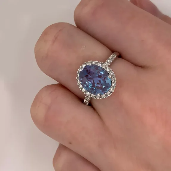 3.24 Carat Vintage Color Change Alexandrite Ring For Men's Wedding Gift 925 Sterling Silver Ring Elegant Dainty Ring Oval Cut Gemstone Ring Alexandrite Solitaire