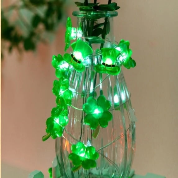 3.28Ft St. Patrick's Day LED String Lights, Green Irish Hat & Four-Leaf Clover Decor Lights for Holiday Indoor Outdoor St. Patrick's Decorations