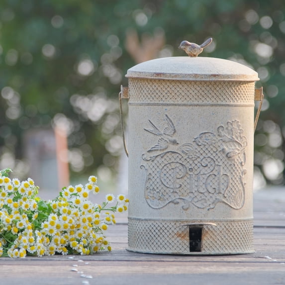 2 Gal Vintage Small Step On Trash Can With Lid Liner and Handle, Farmhouse Rustic Garbage Can Watse Bin for Living Room Bathroom Office