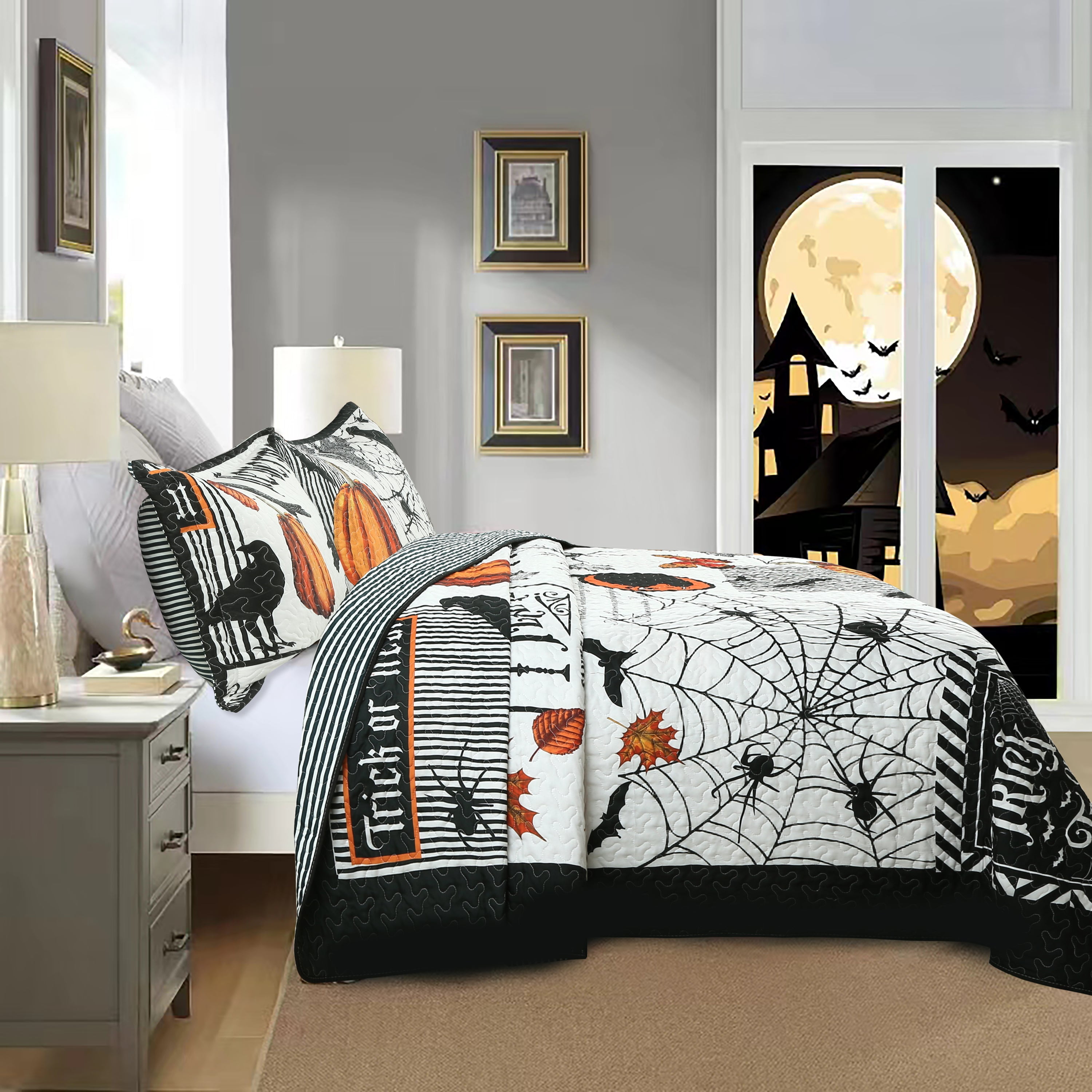 King Black and White Reversible Halloween Microfiber Bedspread Set