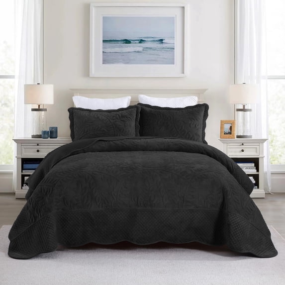 3 Pcs Luxury Velvet Oversized Embroidery Quilted Quilt Set Soft and Plush Bedding Set Includes Quilt and Shams All-Season Comforter