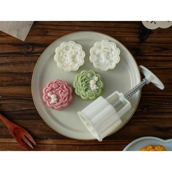 3-Piece Cartoon Bear Hand-Press Embossing Mold Set for Creative Baking, Cookie & Cake Decorating, Non-Stick Food-Safe Silicone