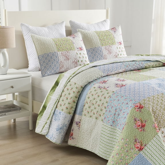 3-Piece Cottage Style Patchwork Quilt Bedspread Set with Floral Prints