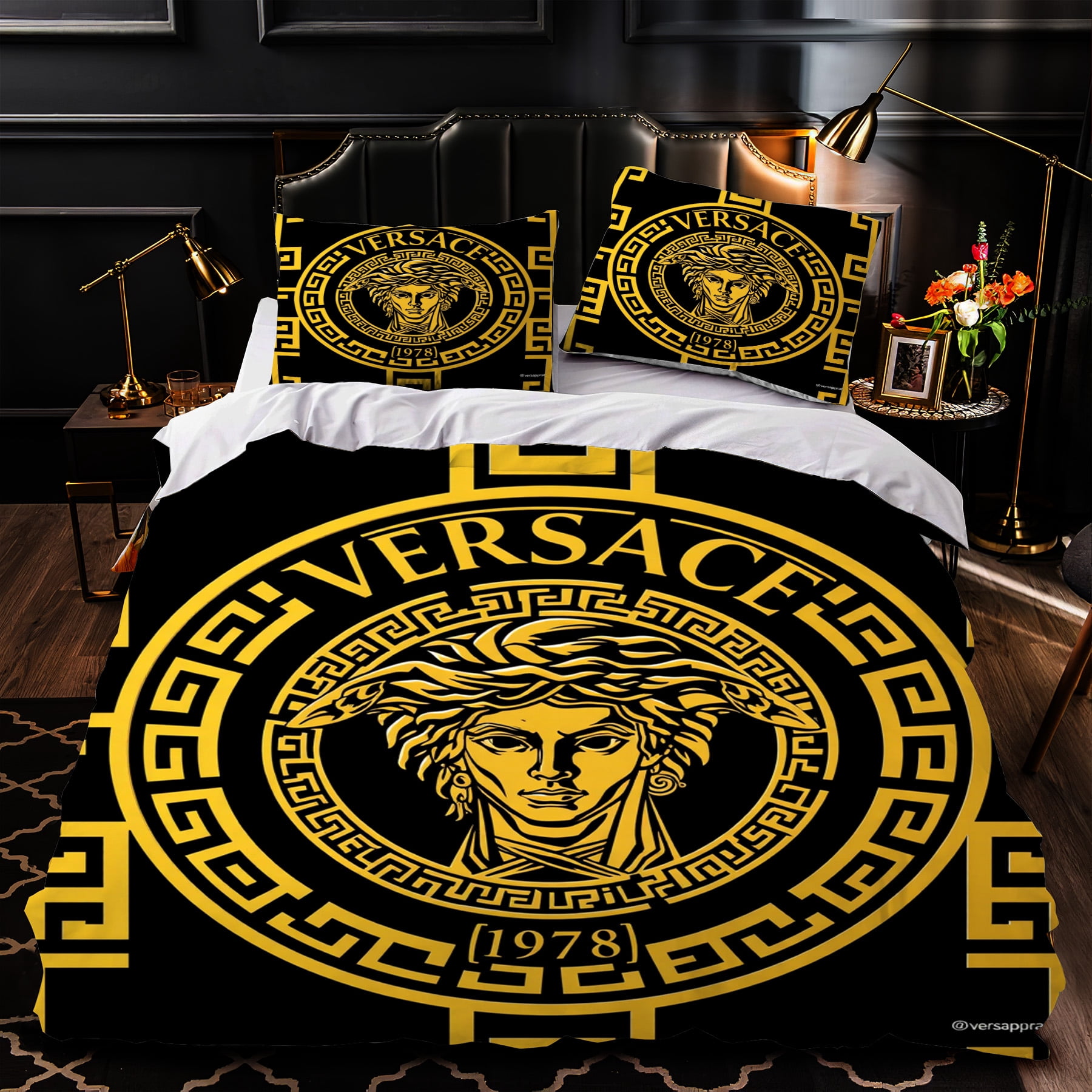 3-Piece Duvet Cover Set - Black & Gold with Iconic Design Luxurious Bedding for Elegant Bedrooms