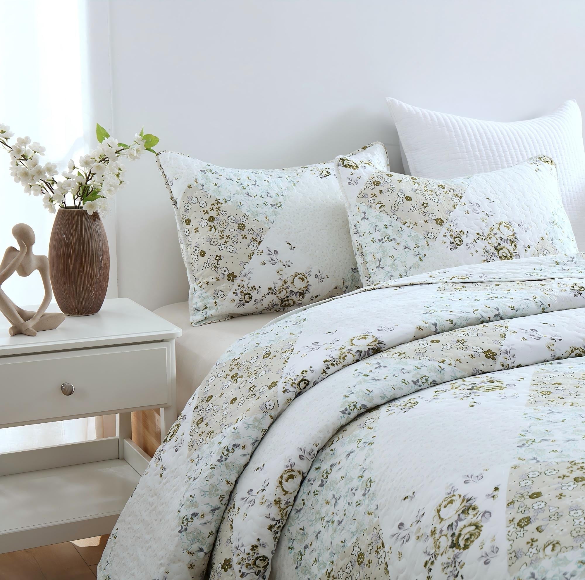 3-Piece King Size Quilt Set, Greagle Lightweight Patchwork King Spring Summer Quilt Bedspreads Full Size Bedding Set with Pillow Shams, 104x90 inch Beige Floral Plaid Print