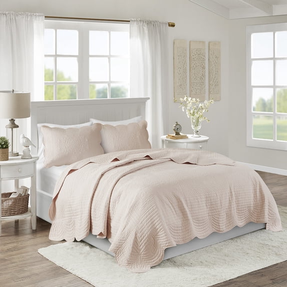 3 Piece Reversible Scalloped Edge Quilt Set Blush Full/Queen