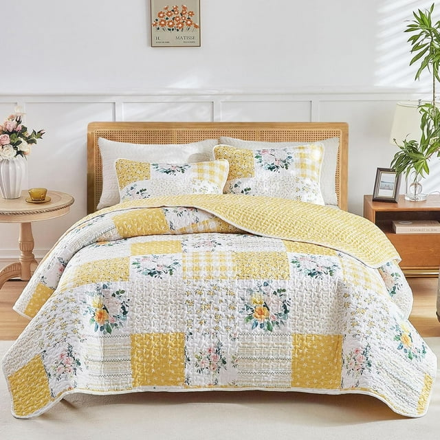 3 Pieces Floral Quilt Set King, Patchwork Yellow n White Flowers Design