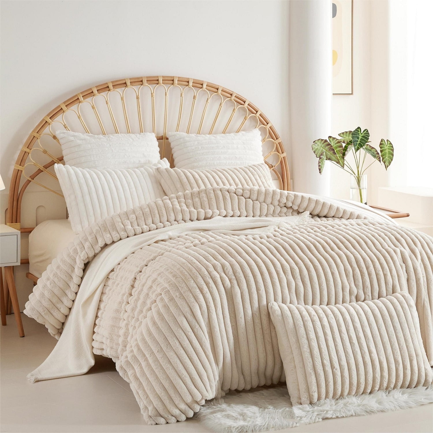 Queen Size Fluffy Faux Fur Bedding Set, White, All Seasons