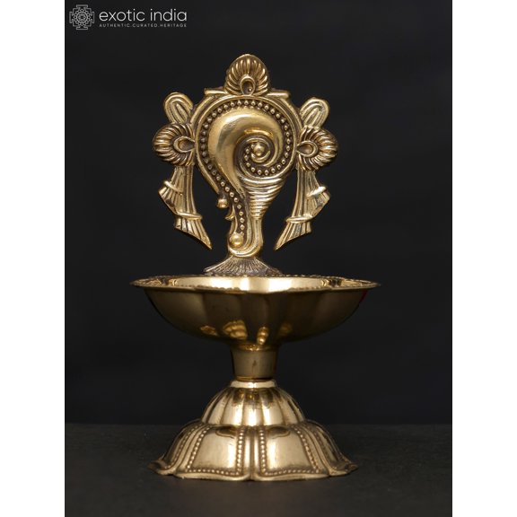 3" Small Brass Conch Lamp in Brass