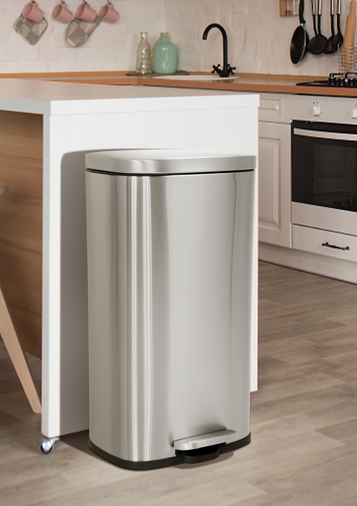 30 Liter / 8 Gallon Kitchen Trash Can, Stainless Steel with Lid, Foot