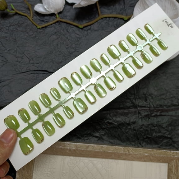 30 pieces sub-code bar short manicure, simple gold sequined nail patch, handmade gentle cat eye wearing armor