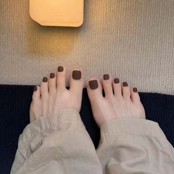 30Pcs Short Square Dark Brown Matte Nails for Daily Wear