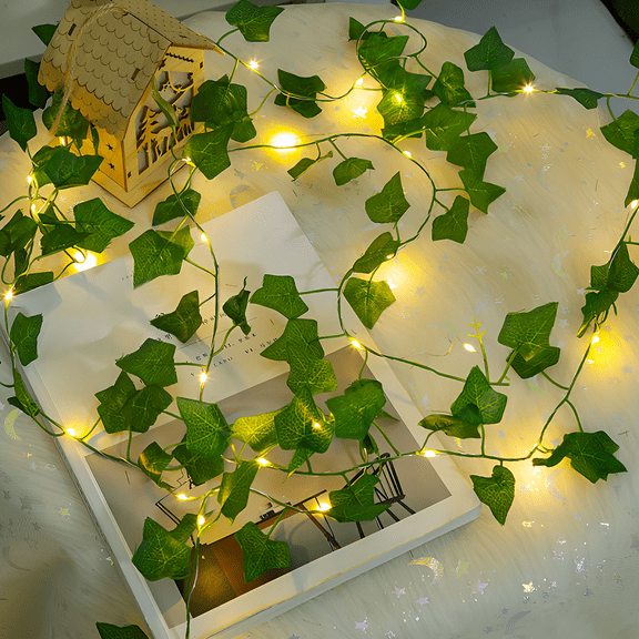 32.8Ft Green Ivy Leaves Fairy String Lights, 100 LEDs Battery Powered Artificial Garland Plant Vine Fairy Light for Bedroom Wedding Party Holiday Patio Decor (Warm White)
