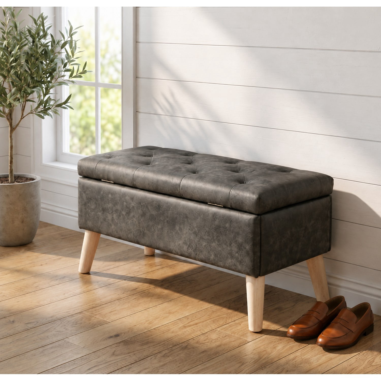 32" Wide Storage Ottoman Bench with Built-in Tray, Square Storage Ottoman for Extra Storage, Upholstered Footrest and End of Bed Bench, Perfect for Living Room, Bedroom, Sitting, Relaxing