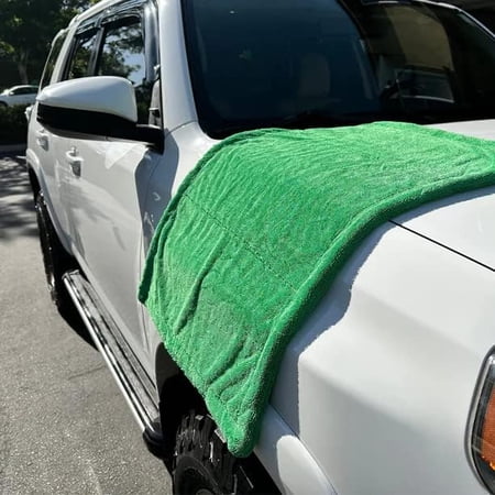 3D Hydro-Fil Premium Microfiber Towel is an extra large and ultra-thick microfiber towel.