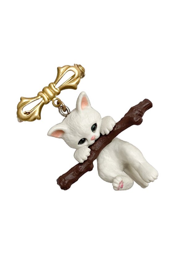 3D Lapel Pin Resin Animal Brooch for Clothes Bags Badge Pin Holiday Gifts Holding a Branch Brooch