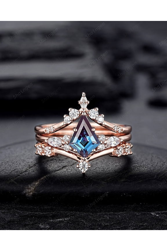 3PCS Kite Cut Alexandrite Engagement Ring Set, V Shape Rose Gold June Birthstone Promise Ring, Unique Curved Wedding Ring for Women