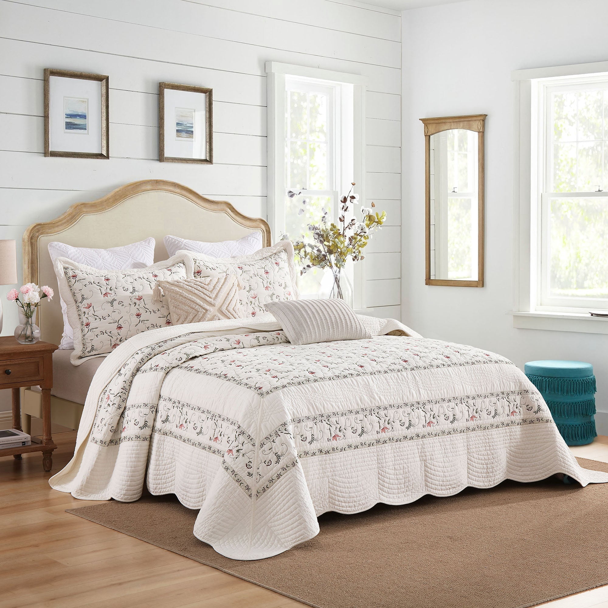 3Pcs 100% Cotton Embroidery Delicate Floral Quilt Bedspread Set