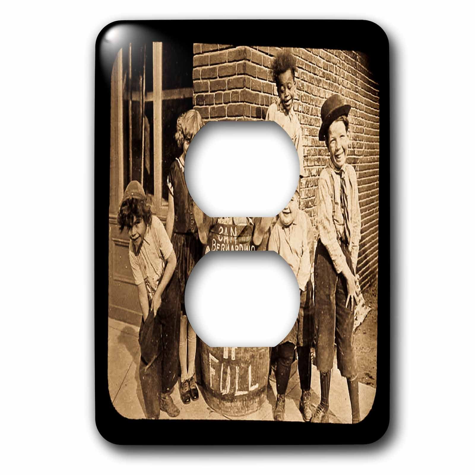 3dRose, Our Gang 1920s Sepia, 2 plug outlet cover