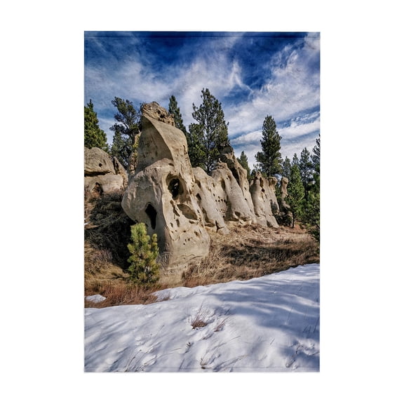 3dRose, Rock formation in Medicine Rocks State Park with snow, 15x22 Hand Towel